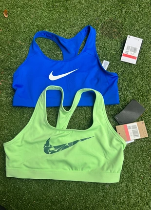 Lot de 2 brassières Nike taille L, marke: Nike, zustand: Neu, größe: L, 45,00 €, 47,95 € inklusive Vinted-Käuferschutz