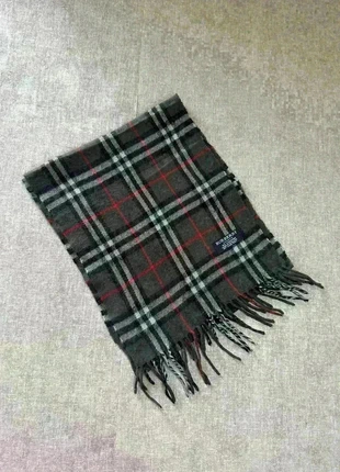 Écharpe Burberry noir, marke: Burberry, zustand: Sehr gut, 45,00 €, 47,95 € beinhaltet Vinted-Käuferschutz Pro
