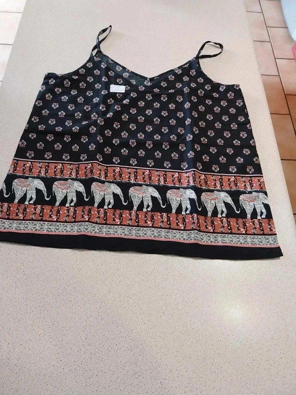 Haut à bretelles - photo numéro 2