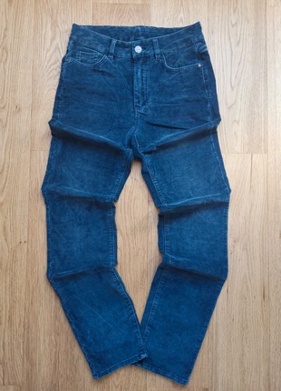 Pantalon en velours bleu Massimo Dutti Femme – Taille 34 (FR 36), merk: Massimo Dutti, staat: Heel goed, maat: XS / 34 / 6, € 12,00, € 13,30 inclusief Kopersbescherming