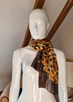 Foulard léopard fluide, condition: Good, €5.00, €5.95 includes Buyer Protection
