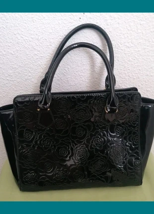 Sac à main vernis noir =5€, marke: R&B, zustand: Sehr gut, 5,00 €, 5,95 € beinhaltet Vinted-Käuferschutz Pro