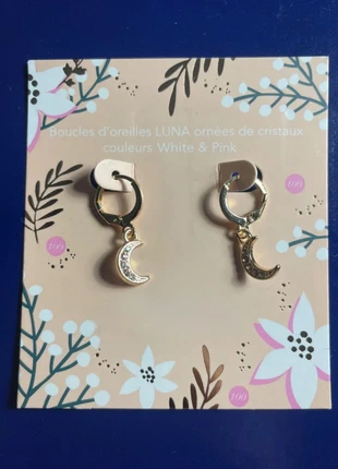 Boucle d’Oreilles lune Ornées de Cristaux Blancs & Roses. Neuves, zustand: Neu, mit Etikett, 10,00 €, 11,20 € inklusive Vinted-Käuferschutz