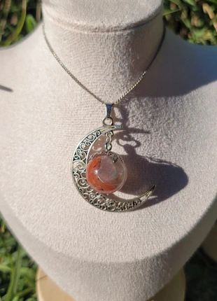 Pendentif "feminin" en pierre de lune et cornaline Pendentif lune, marque: Unique, état: Très bon état, 15,00 €, 16,45 € Protection acheteurs (Pro) incluse