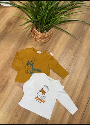 Lot 2 hauts Winnie l’Ourson – 6 mois, brand: Disney, condizioni: Ottime, taglia: 6-9 mesi / 68 cm, €5.00, €5.95 include la Protezione acquisti Pro