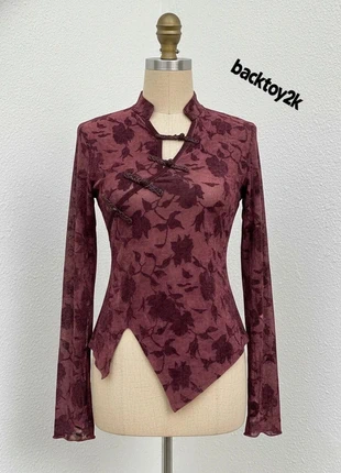 Top Cheongsam / Mandarin ajusté bordeaux fleuri Velours floqué fermetures chinoises Y2K/Grunge, marque: friperie, état: Très bon état, taille: M / 38 / 10, 27,90 €, 30,00 € Protection acheteurs incluse
