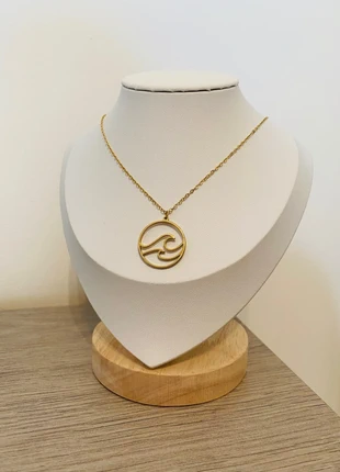 Collier doré pendentif océan vague acier inoxydable, brand: Tendance, condizioni: Ottime, €10.00, €11.20 include la Protezione acquisti Pro