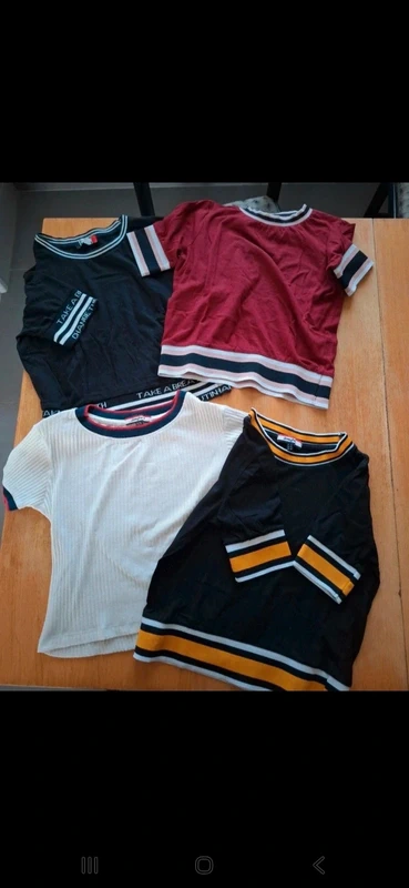 Lot t shirt jennyfer manches courtes