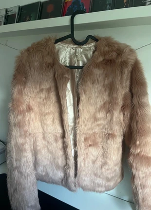 Veste fourrure, marque: H&M, état: Très bon état, taille: S / 36 / 8, 9,00 €, 10,15 € Protection acheteurs incluse