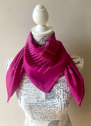 Fiorini Silky Square Scarf Pink & White Stunning Geometric Print 30” VGC, brand: FIORINI, condition: Very good, £5.00, £5.95 includes Buyer Protection Pro