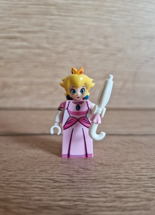 Figurine type lego Princesse Peach / Super Mario, marque: Super Mario, état: Très bon état, taille: Taille unique, 6,00 €, 7,00 € Protection acheteurs incluse