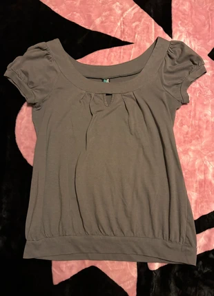 Weaver’s grey shirt, brand: Weavers, condition: Very good, size: 8 / M, $8.00, $9.10 includes Buyer Protection