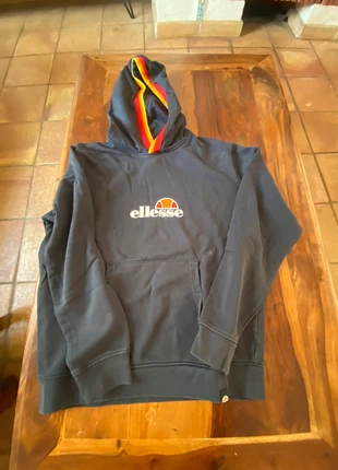 Sweat, marque: Ellesse, état: Très bon état, taille: M, 10,00 €, 11,20 € Protection acheteurs incluse