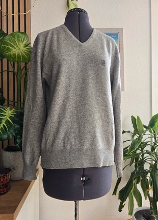 Pull gris Décolleté en V 100% cachemire - Carolina Herrera - Taille S - 36, marque: Carolina Herrera, état: Très bon état, taille: S / 36 / 8, 50,00 €, 53,20 € Protection acheteurs incluse