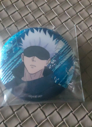 Gojo satoru badge, merk: Jujutsu Kaisen, staat: Nieuw zonder prijskaartje, € 5,00, € 5,95 inclusief Kopersbescherming
