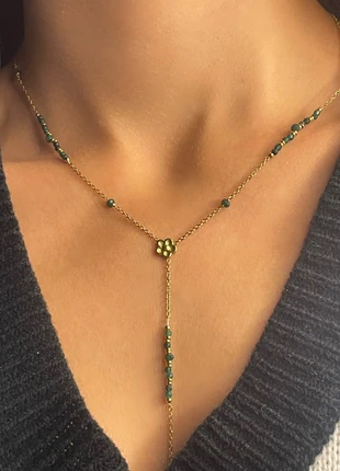 Collier ajustable forme Y orné de perles vert Émeraude et fleur centrale / acier inoxydable, marke: ma shoop, zustand: Sehr gut, 16,99 €, 18,54 € beinhaltet Vinted-Käuferschutz Pro