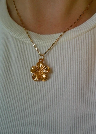 Collier grande fleur hibiscus 🌟 résine et acier inoxydable, état: Très bon état, 6,00 €, 7,00 € Protection acheteurs (Pro) incluse