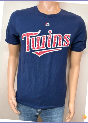 T-Shirt Majestic Twins Mauer 7 Bleu - S, merk: Majestic, staat: Nieuw zonder prijskaartje, maat: S, € 10,00, € 11,20 inclusief Kopersbescherming