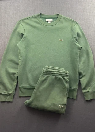 Ensemble vert Lacoste – sweat col rond et pantalon de survêtement avec logo brodé, brand: Lacoste, condition: Very good, size: XS, €80.00, €84.70 includes Buyer Protection
