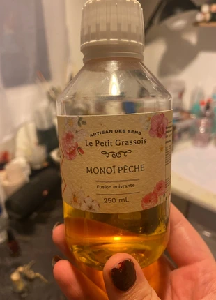 Parfum pour bougies monoi pêche, marque: le petit grassois, état: Neuf sans étiquette, 15,00 €, 16,45 € Protection acheteurs incluse