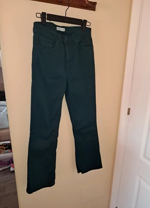 Pantalón de campana, brand: Springfield, condizioni: Nuovo senza cartellino, taglia: S / IT 40 / EU 36, €3.00, €3.85 include la Protezione acquisti