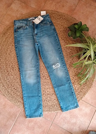 Jean usé déchiré troué Zara neuf, marque: Zara, état: Neuf avec étiquette, taille: S / 36 / 8, 25,00 €, 26,95 € Protection acheteurs (Pro) incluse