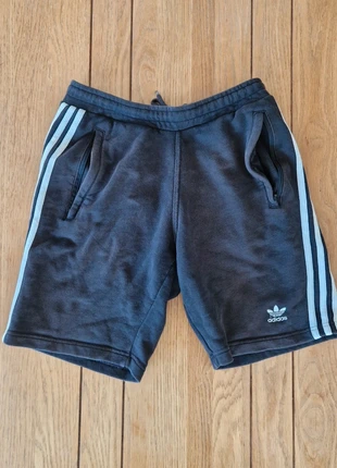 Short bas en jogging Adidas noir et blanc taille S, marque: adidas, état: Neuf sans étiquette, taille: S, 15,00 €, 16,45 € Protection acheteurs incluse