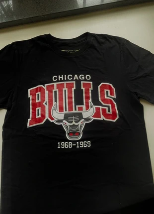 Maglietta Vintage Chicago Bulls 1968-1969 – Icona NBA in Stile Retrò, merk: Mitchell & Ness, staat: Heel goed, maat: M, € 6,99, € 8,04 inclusief Kopersbescherming