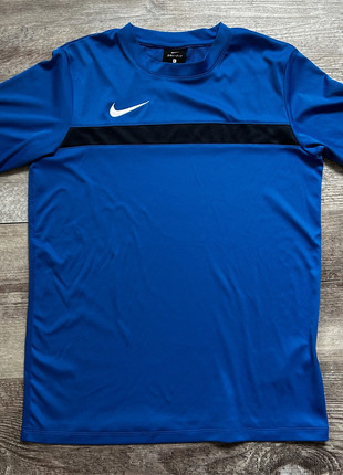 Maillot de sport Nike bleu, marque: Nike, état: Très bon état, taille: L, 9,90 €, 11,10 € Protection acheteurs incluse