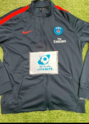 Veste PSG, marque: Nike, état: Très bon état, taille: XS, 30,00 €, 32,20 € Protection acheteurs (Pro) incluse