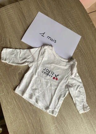 Tee shirt manches longues kiabi 1 mois, brand: Kiabi, condition: Very good, size: 1-3 months / 56 cm, €1.50, €2.28 includes Buyer Protection