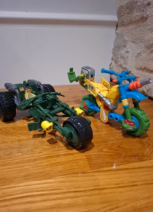 Lot de 2 moto tortues ninja 1992 playmates toys mirage studios, marke: Playmates Toys, zustand: Gut, größe: Einheitsgröße, 8,00 €, 9,10 € inklusive Vinted-Käuferschutz
