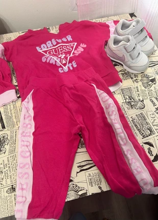 conjunto guess + nike, marque: GUESS, état: Neuf sans étiquette, taille: 9-12 mois / 74 cm, 19,90 €, 21,60 € Protection acheteurs incluse