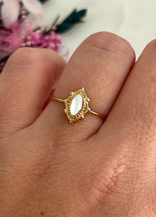 Bague ajustable dorée fine avec perle blanche nacrée forme amande - Acier Inoxydable, brand: Boutique Parisienne, condition: Very good, size: Adjustable, €19.00, €20.65 includes Buyer Protection Pro