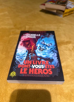 Série défi fantastiques un livre dont vous êtes le héros: la citadelle du chaos de Steve Jackson, état: Très bon état, 10,00 €, 11,20 € Protection acheteurs incluse