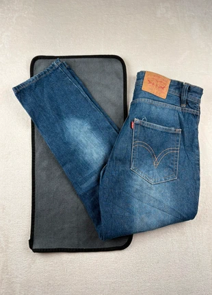 Jeans Lévis 505 coupe droite vintage bleu - w32, merk: Levi's, staat: Heel goed, maat: W32 | FR 42, € 24,90, € 26,85 inclusief Kopersbescherming