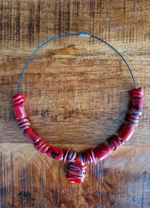 Collier rouge neuf, estado: Novo sem etiquetas, €3.00, €3.85 inclui Proteção do Comprador