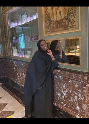 Abaya verte fluide faite main – Taille 54, marque: Faraasha collection, état: Très bon état, taille: 7XL / 54 / 26, 35,00 €, 37,45 € Protection acheteurs incluse