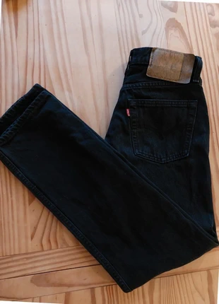 Jean vintage noir Levi's w27 L30. Taille 34 cm. Canada.  années 1980/1990., merk: Levi's, staat: Heel goed, maat: W27 | FR 36, € 16,50, € 18,03 inclusief Kopersbescherming