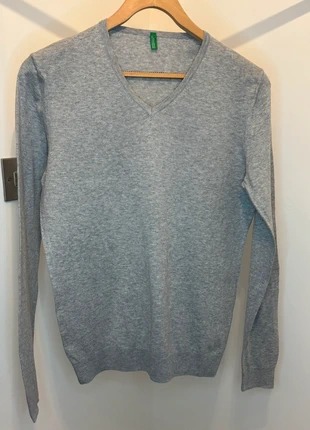 Benetton Men’s Grey V-Neck Jumper, brand: Benetton, condition: Good, size: S, £5.00, £5.95 includes Buyer Protection
