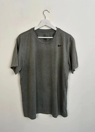 T-shirt Nike Gris Homme L | Très Bon État | Casual Sportwear | TN21, marke: Nike, zustand: Sehr gut, größe: L, 10,00 €, 11,20 € beinhaltet Vinted-Käuferschutz Pro