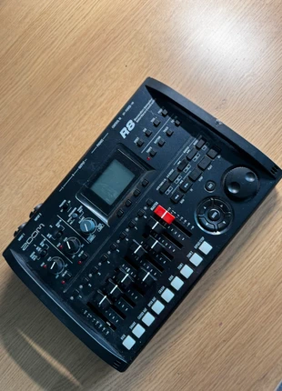 Sampler per musica, marke: zoom r8, zustand: Neu, 100,00 €, 105,70 € inklusive Vinted-Käuferschutz