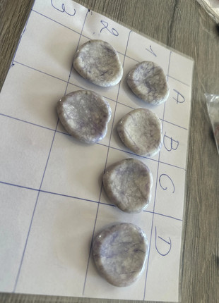 Pierre de soucis / Galet anti stress Lépidolite, état: Neuf sans étiquette, 4,50 €, 5,43 € Protection acheteurs incluse