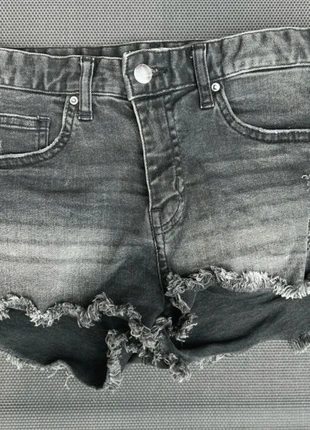 Schicke, kurze graue Jeanshose, marque: H&M, état: Très bon état, taille: XS / 34 / 6, 6,00 €, 7,00 € Protection acheteurs incluse