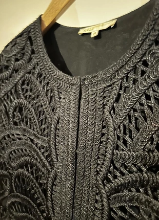 Veste brodée Maje - Taille 38 - Élégance couture & détails ajourés, marca: Maje, estado: Muy bueno, tamaño: M / 38 / 10, 80,00 €, 84,70 € Protección al comprador incluida