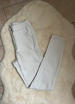 Jeans skinny taille haute blanc S Bershka, marque: Bershka, état: Bon état, taille: S / 36 / 8, 2,00 €, 2,80 € Protection acheteurs incluse