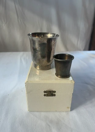 Gobelet métal argenté, marke: authentique vintage, zustand: Gut, 8,00 €, 9,10 € inklusive Vinted-Käuferschutz