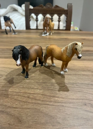 Chevaux Dartmoor Schleich, marke: Schleich, zustand: Gut, größe: 3 Jahre / 98, 8,00 €, 9,10 € inklusive Vinted-Käuferschutz