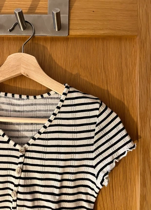 camisola ás riscas preta e branca da H&M, marca: H&M, estado: Muito bom, tamanho: XS / 34 / 6, €3.00, €3.85 inclui Proteção do Comprador