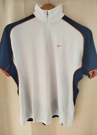 Polo Nike blanc & bleu L – logo orange, merk: Nike, staat: Heel goed, maat: L, € 9,00, € 10,15 inclusief Kopersbescherming